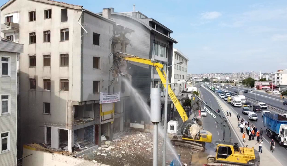 Başkan Akgün: Deprem uykularımı kaçırıyor!