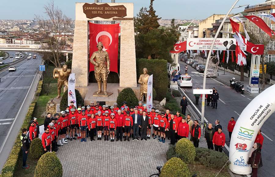 65 bisikletçi Çanakkale şehitleri anısına 300 kilometre pedal çevirecek65 bis...