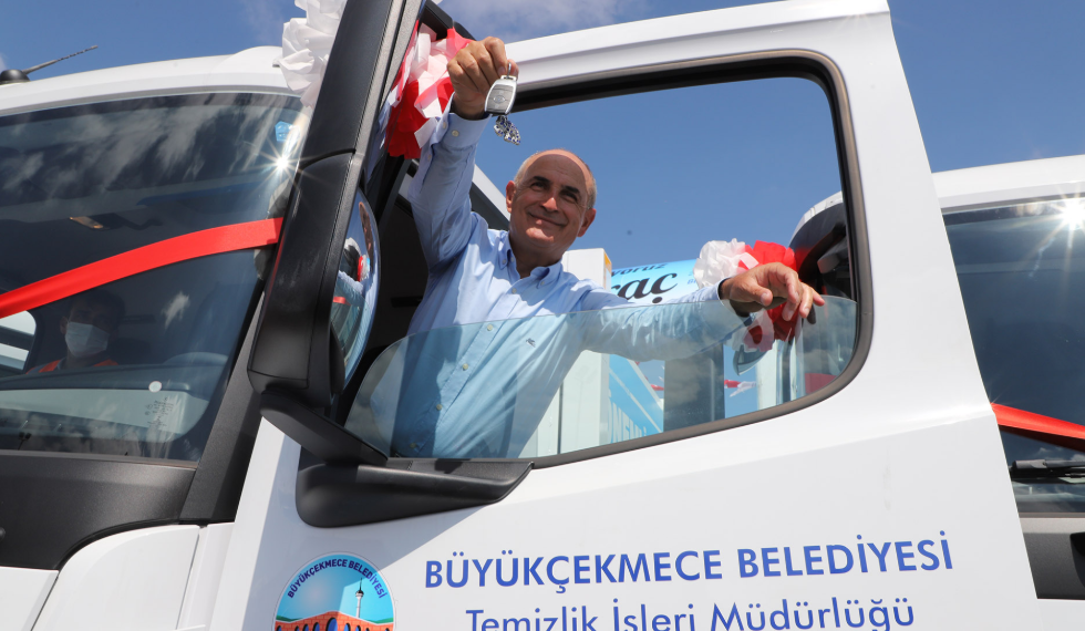 Büyükçekmece Belediyesi 51 araçlık filosuyla artık çöplerini kendisi toplayacak