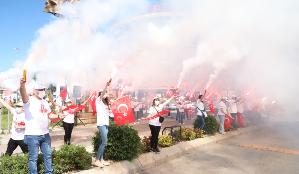 19 May enthusiasm overflowed to the streets of Büyükçekmece