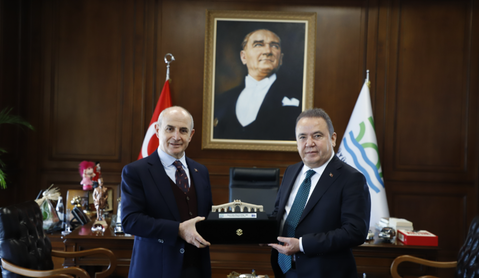 Seçer ve Böcek’ten Başkan Akgün’e taziye ziyareti