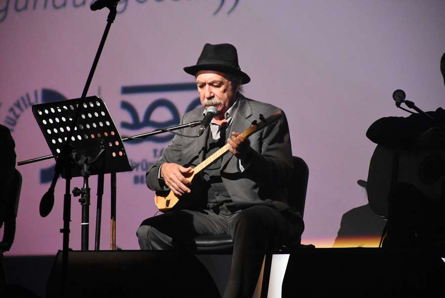 Aşık Veysel’in hikayesi kendi türküleriyle yaşatıldı