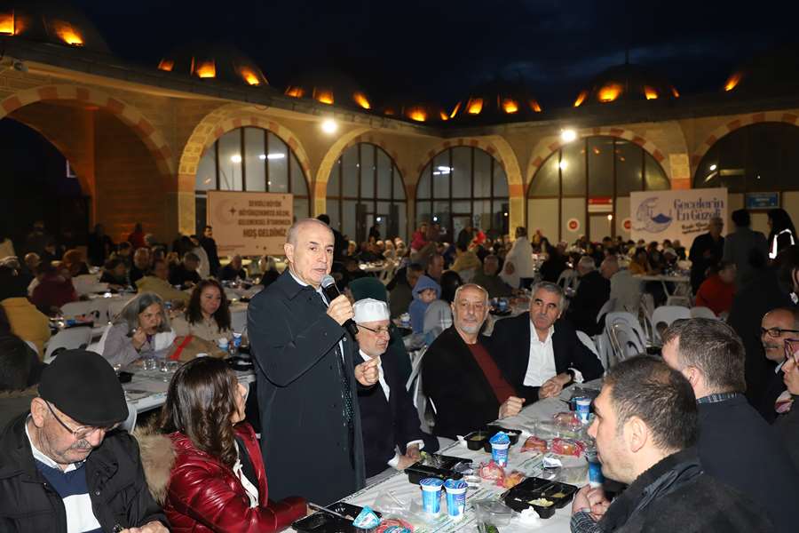 Büyükçekmece Ailesi  Kadir Gecesi’nde iftar sofrasında buluştu