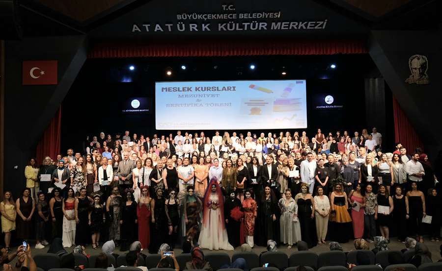 Büyükçekmece Belediyesi Halk Akademisi’nde 678 kursiyer mezun oldu
