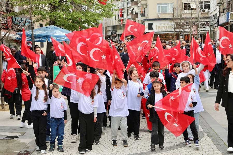Büyükçekmece’de 23 Nisan gurur ve coşkuyla kutlandı
