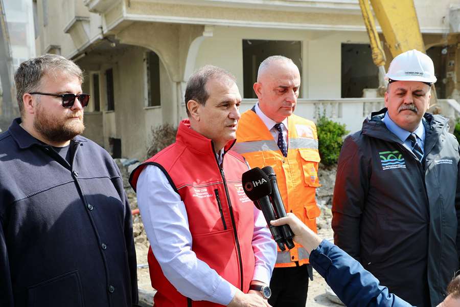 Büyükçekmece’de 5 adet yüksek riskli yapı yıkıldı