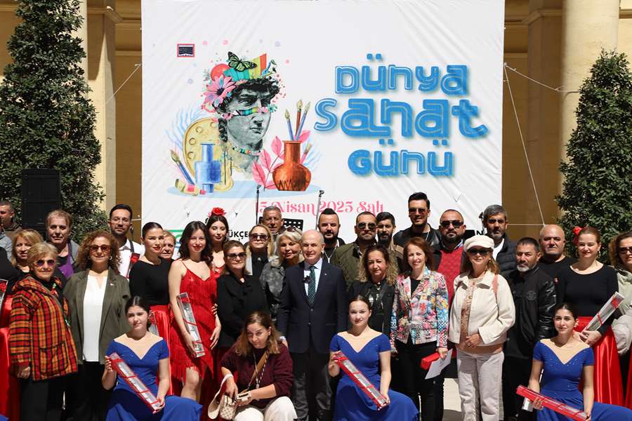 Büyükçekmece’nin kalbi Dünya Sanat Günü’nde sanatla attı
