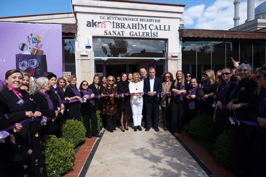 Derya Baykal, 8 Mart Kadınlar Günü’nde ilk gösterisini Büyükçekmece’de sahneledi
