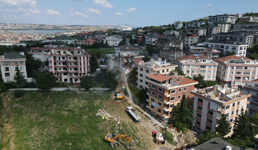 Başkan Akgün: Deprem geliyor! Hızlı yıkım ve inşaat için mevzuatta ilaveler i...