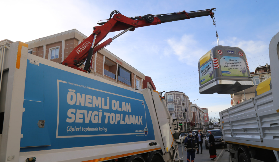 Garbage containers are being renewed in Büyükçekmece