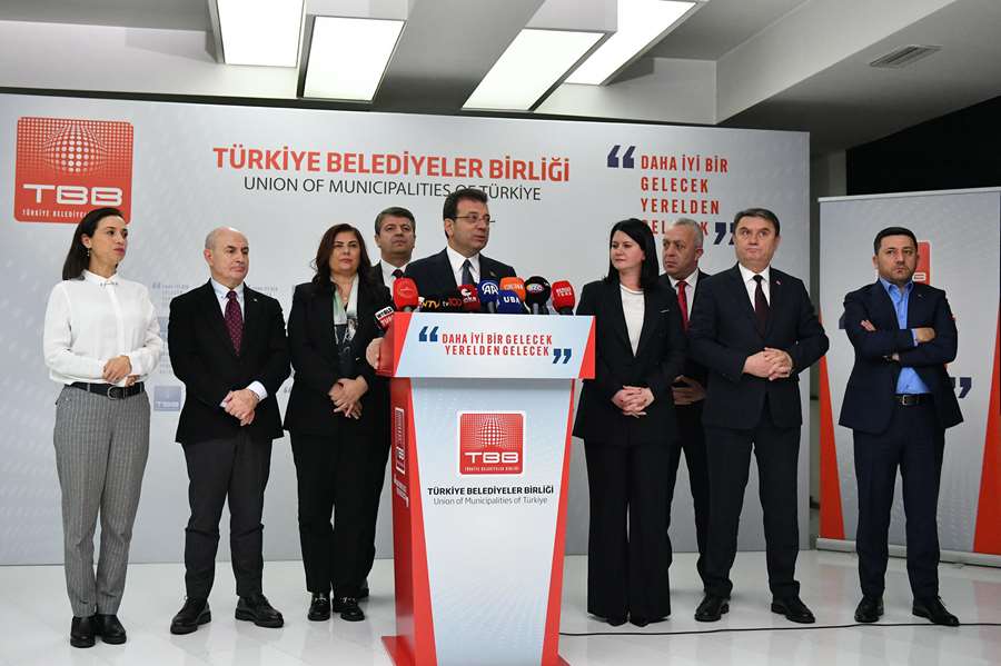 İMAMOĞLU: “TBB OLARAK SIĞINMACILARIN GÜVENLİ GERİ DÖNÜŞÜ İÇİN SORUMLULUKTAN K...