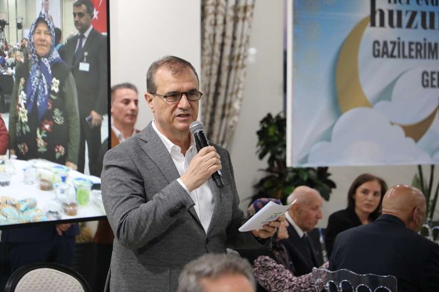 Kadir Gecesi’nde şehit ve gazi aileleri iftar sofrasında buluştu