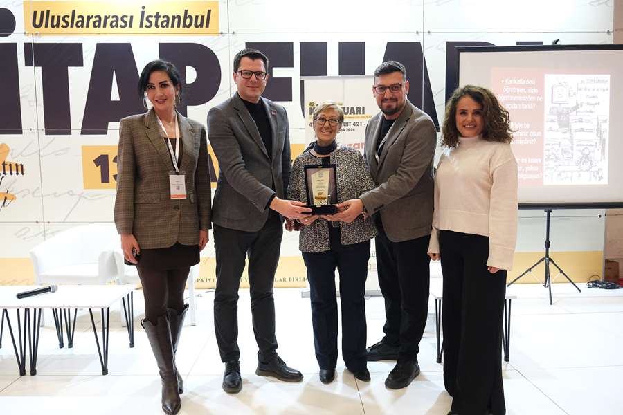 Nilgün Ilgaz, TÜYAP Kitap Fuarı’nda çocuk okurlarla bir araya geldi