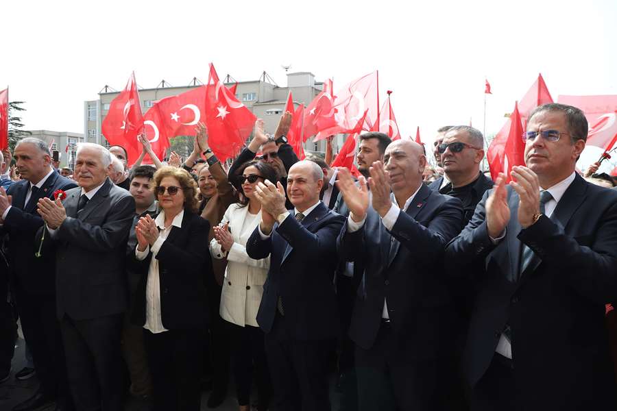 Rekortmen Başkan’ı binlerce Büyükçekmeceli karşıladı