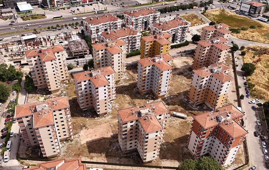 Riskli konutlarda yaşayan 387 ailenin yıllardır süren deprem kabusu sona erdi