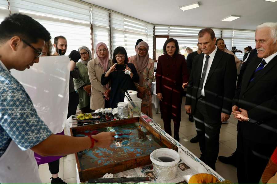 Türk ve Malezyalı zanaatkarlar, el sanatlarında ortak mirası paylaştı