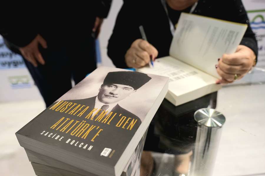 TÜYAP Kitap Fuarı’nda “Yazar Buluşmaları” yoğun ilgi görüyor